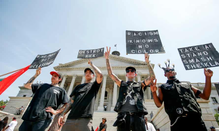 Black group and Ku Klux Klan hold rallies on Confederate flag battleground South Carolina Black group and Ku Klux Klan hold rallies on Confederate flag battleground South Carolina