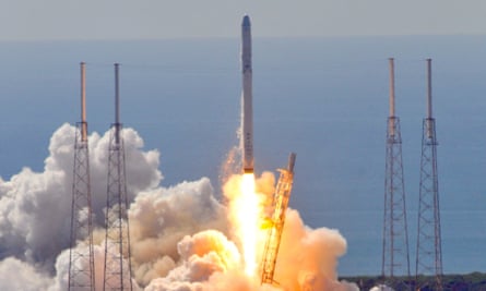 Spacex Rocket Exploded Due To Faulty Steel Strut Elon Musk Says Spacex The Guardian