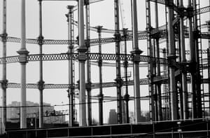<strong>King’s Cross, 1974 </strong>These gasometers were built in the 1850s as part of the Pancras Gasworks