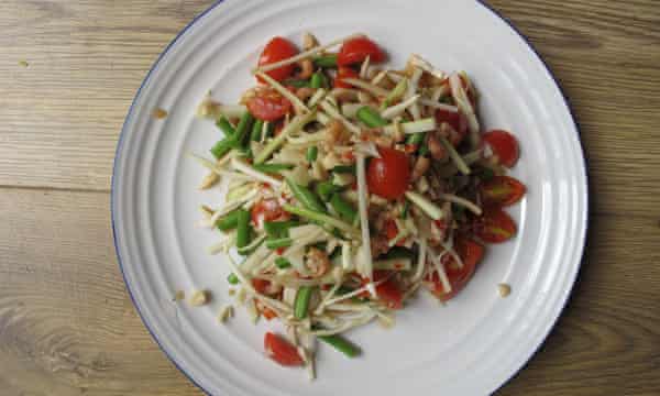 How To Make The Perfect Som Tam Food The Guardian
