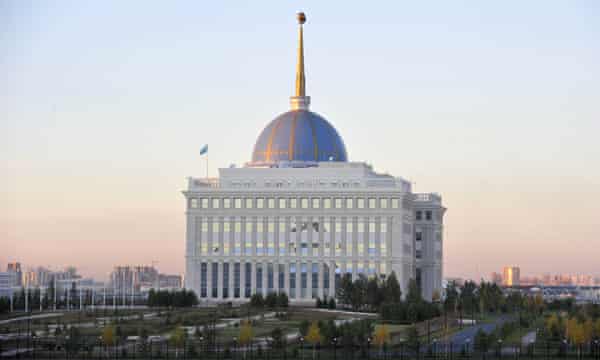 Der Präsidentenpalast in Astana ist wie eine Disney-Version des Weißen Hauses in Washington.