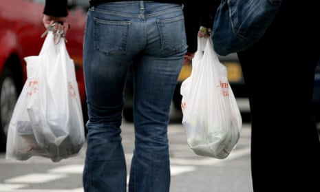 The number of single-use plastic bags handed out by UK supermarkets has increased for the fifth year running.