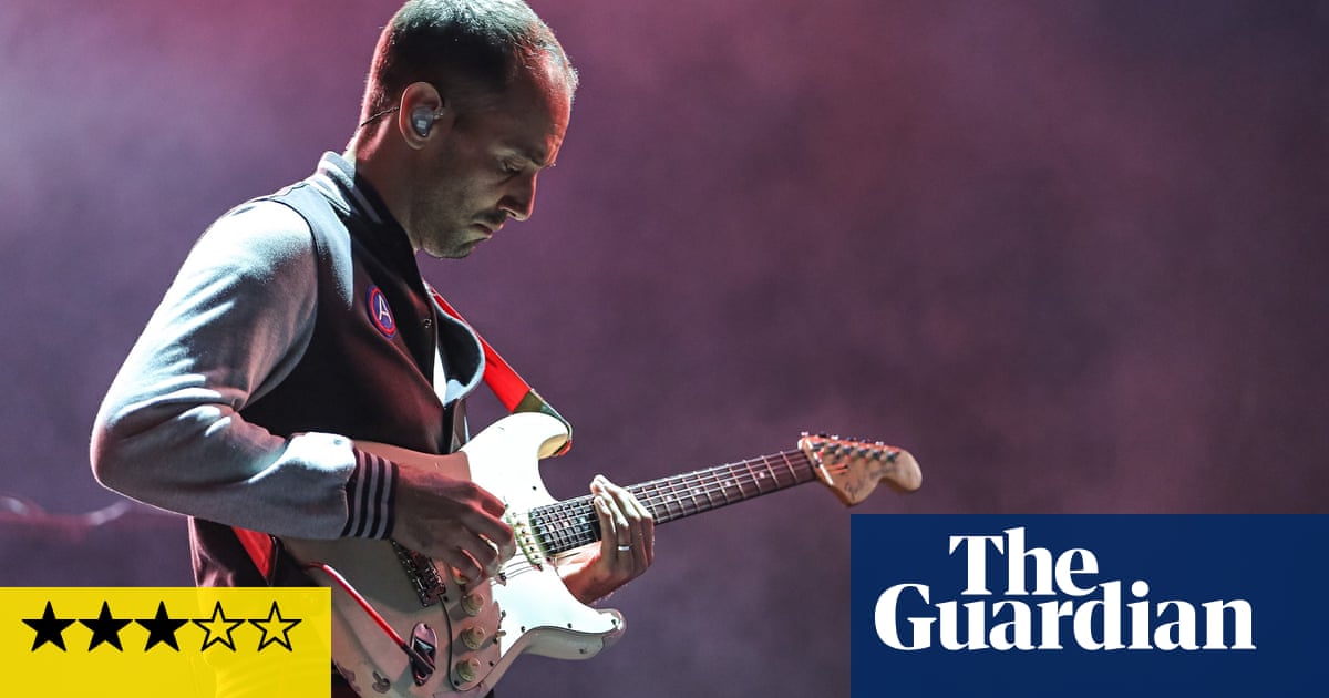 Albert Hammond Jr Momentary Masters Review Wears Its Influences On Its Sleeve Pop And Rock The Guardian Albert Hammond Jr Momentary Masters Review Wears Its Influences On Its Sleeve Pop And Rock The Guardian