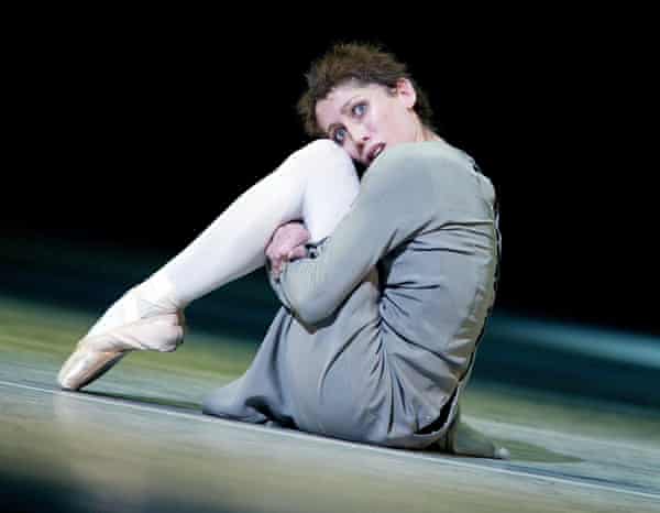 Leanne Benjamin, dancing for the Royal Ballet in 2004.