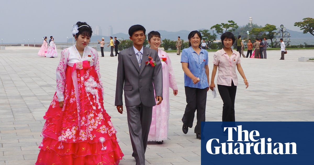 north korean hanbok 16139796425_ba4e80b7ec_o-2060x1236