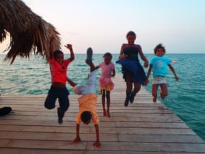 Children in the Islas del Rosario, Colombia