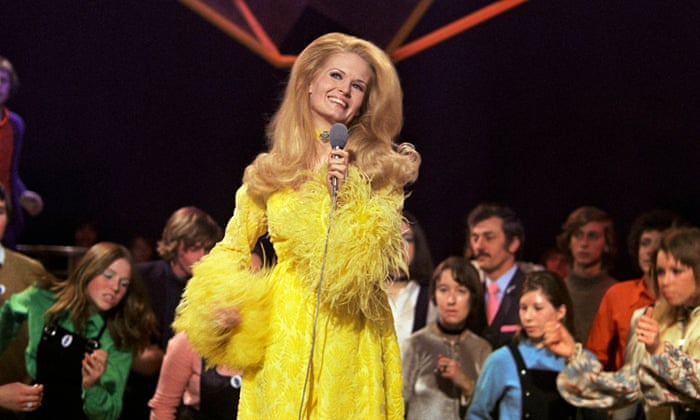 Lynn Anderson Singer Of Rose Garden Dies Aged 67 Music The