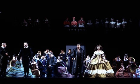 An ENO production of Ernani in 2000.