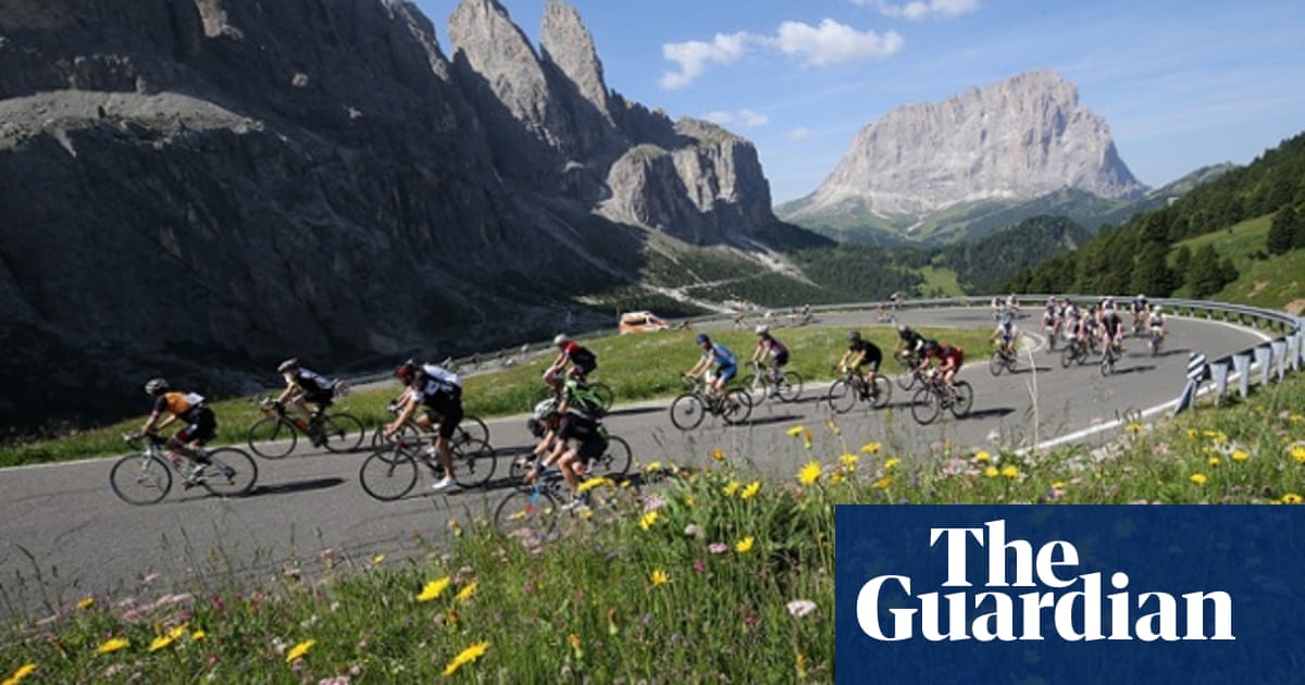 Maratona Dles Dolomites A Bike Race Of Ups And Downs And Little