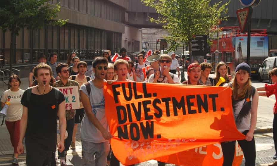 Warwick University in Coventry divests fromfossil fuels