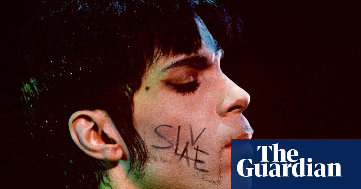 Record breaker: a brief history of Prince's contractual ...