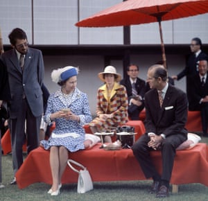 The royal couple take tea at Katsura Imperial Villa in Kyoto, Japan, during a 1975 state visit.
