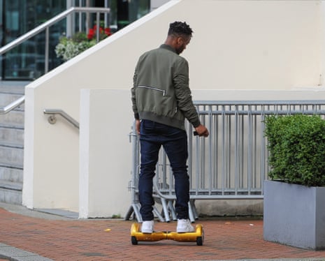 Algebraisk plejeforældre forvirring A game of two wheels: why footballers love electric balance scooters |  Soccer | The Guardian