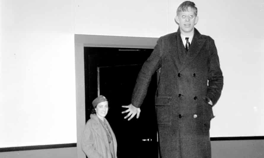 Top 10 World Records. Tallest Man Ever