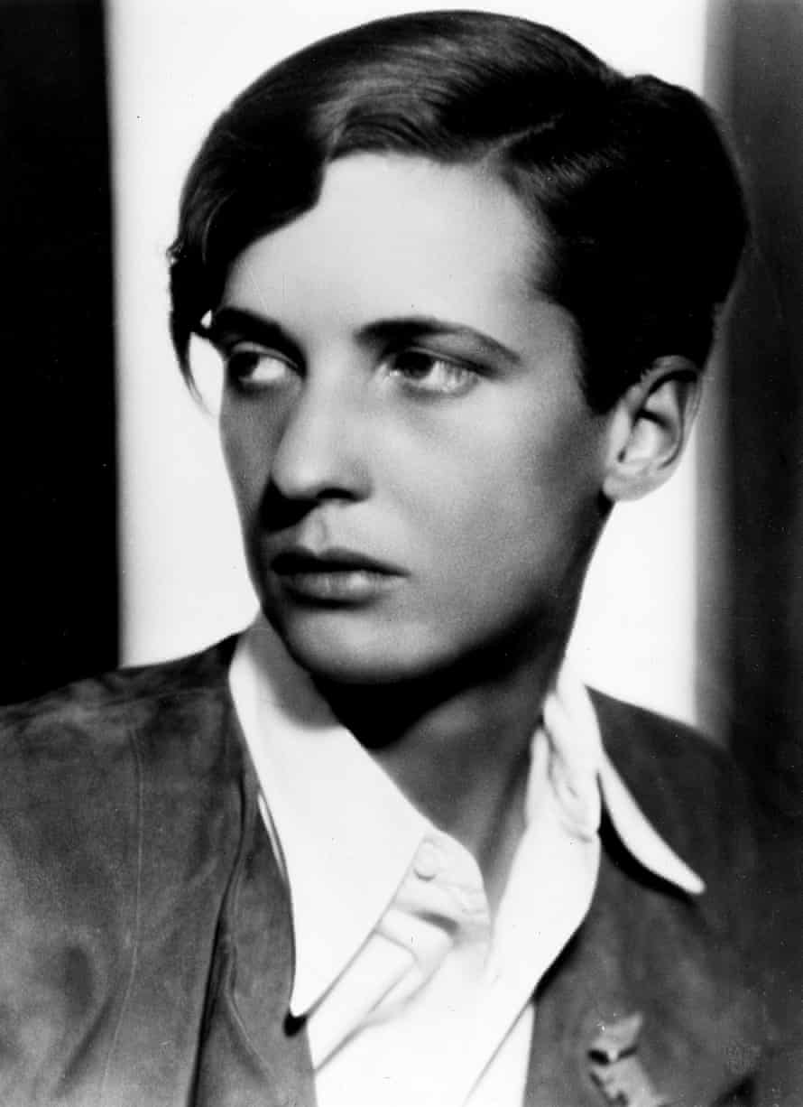 This portrait of Annemarie Schwarzenbach was first published in 1933.