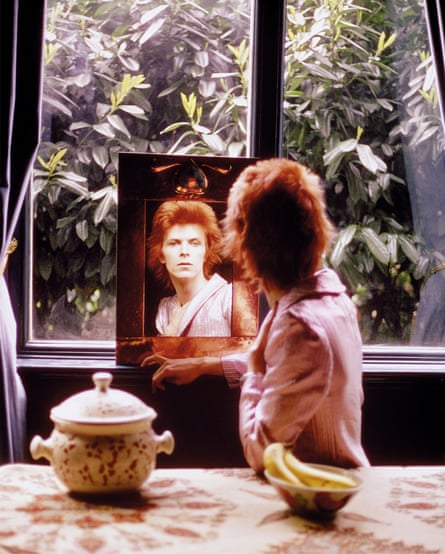Bowie at Haddon Hall, Beckenham in 1972, from The Rise of David Bowie 1972-1973.