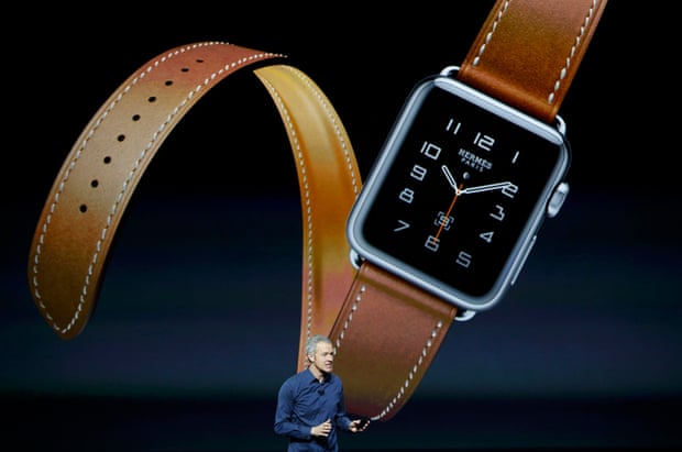 Jeff Williams Apple's senior vice president of Operations, speaks about the Hermes watchband for the Apple Watch.