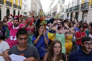 People march in Lisbon