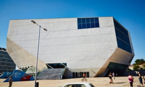 Surfing porto than discover Casa da Música.