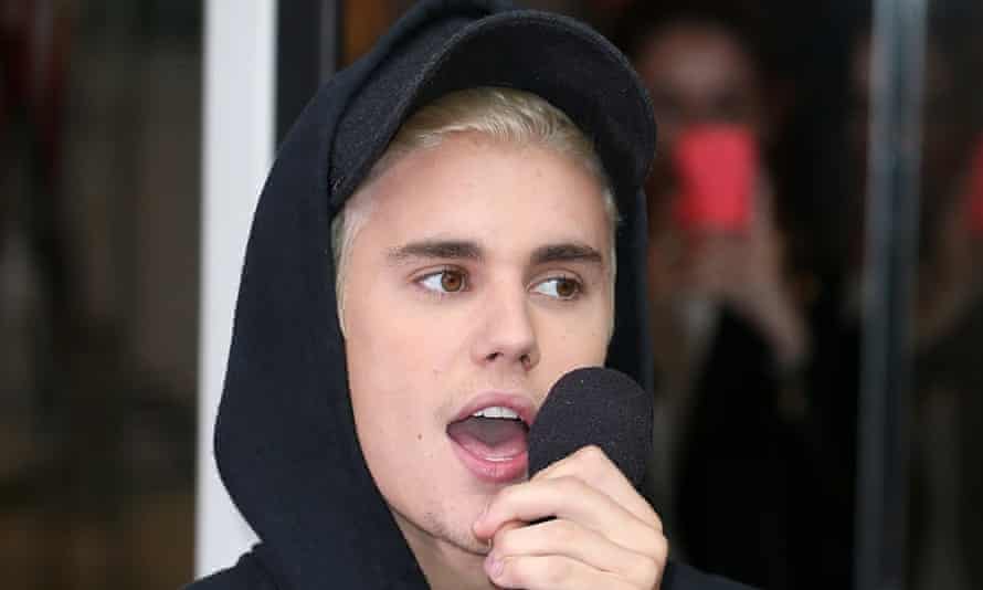 Justin Bieber Back At No 1 With What Do You Mean Uk Charts The Guardian Justin Bieber Back At No 1 With What Do You Mean Uk Charts The Guardian