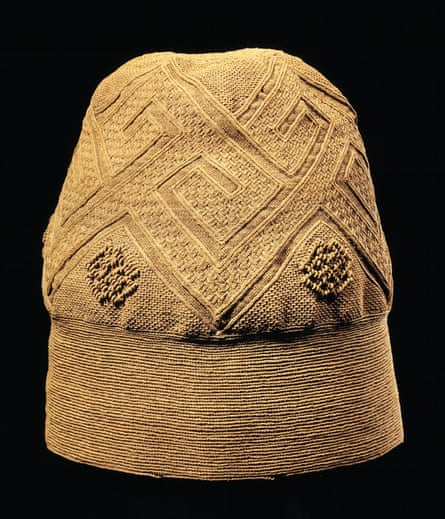 Prestige cap (Mpu), 16th-17-century. 