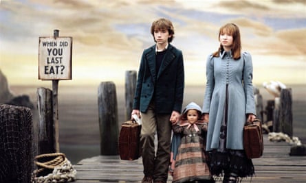 Browning with Liam Aiken in Lemony Snicket's A Series of Unfortunate Events.