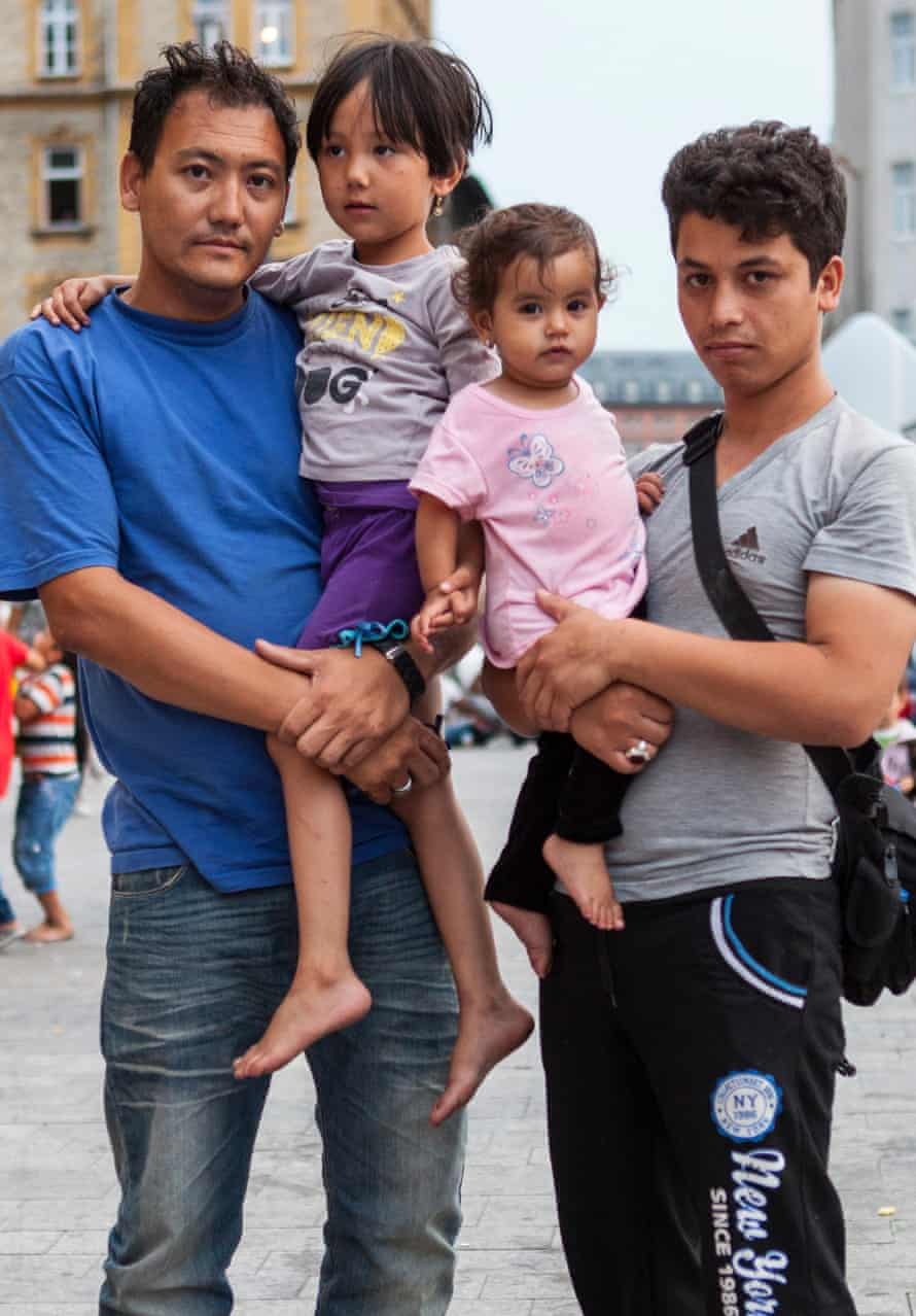 Hussain Behbudi, 33 years old and his daughter Arezu 4 years old (left) with travelling companion Mehdi Hosseini 18 years old and his daughter Afsana 1.5 years old (right).