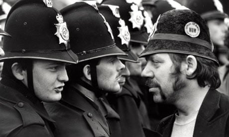 Paul Castle (far left) and George Brealey (right) at Orgreave in 1984