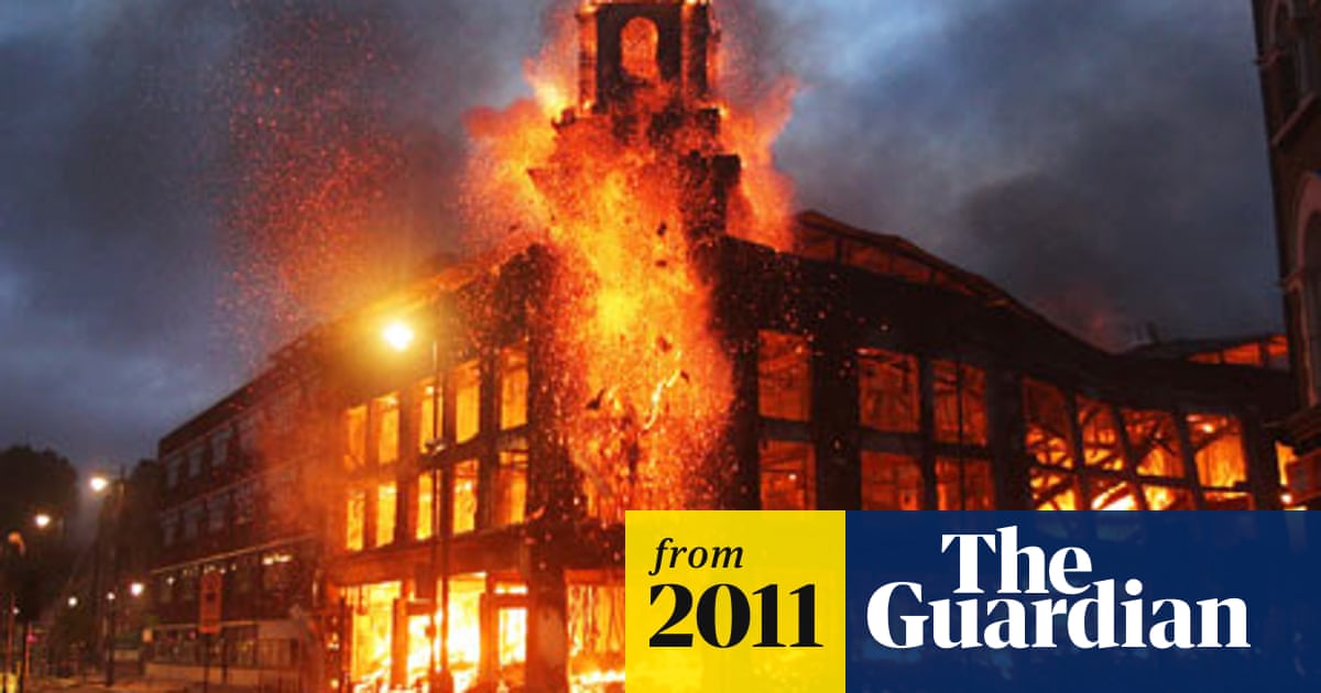 Tottenham Riots A Peaceful Protest Then Suddenly All Hell Broke Loose London The Guardian
