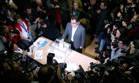 Artur Mas casting his vote