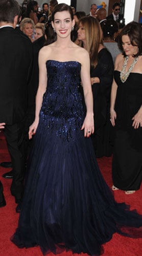 anne hathaway golden globes dress Anne Hathaway is Lainey's Golden Globes Best Dressed