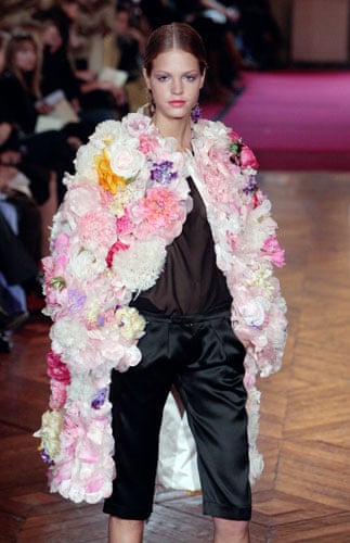 alexis mabille fall couture petal embroidery 2010 dress Alexis Mabille Fall 2010 Couture Collection