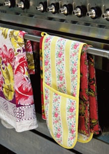 Get Your Mitts on These: Sew Your Own Insanely Stylish Oven Gloves!