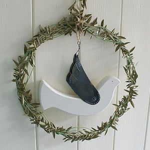 Christmas wreaths: Dove olive wreath