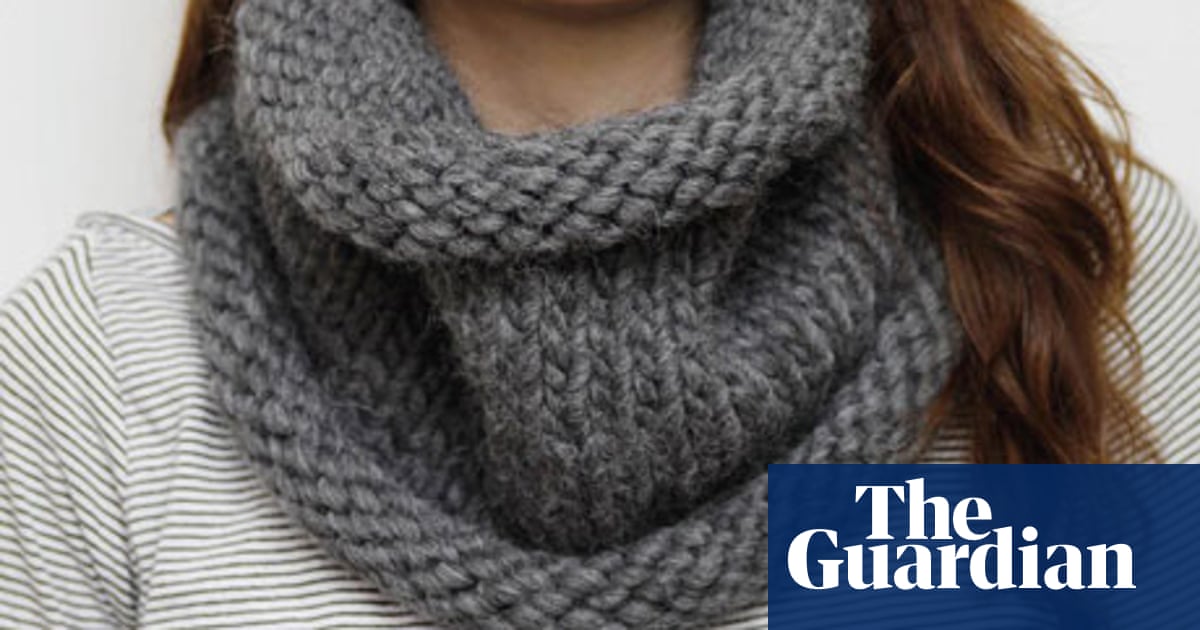 How To Make A Chunky Snood Life And Style The Guardian How To Make A Chunky Snood Life And Style The Guardian