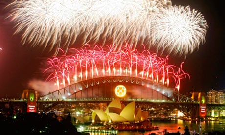 Fireworks explode in Sydney for New Year's Eve