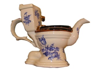 worst xmas gifts: Toilet teapot