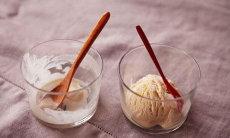 Stem ginger and spice ice cream