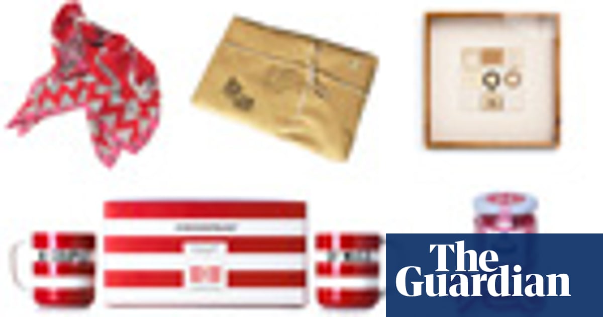 Valentines day roses: beautiful valentine red roses wallpapers Valentine's Day gifts – in pictures | Life and style | The Guardian