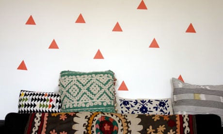 Triangle decals from UW Decals are on Hannah Bullivant’s lounge walls