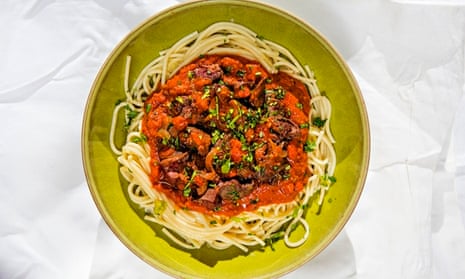 Jack Monroe's chicken liver spaghetti bolognese