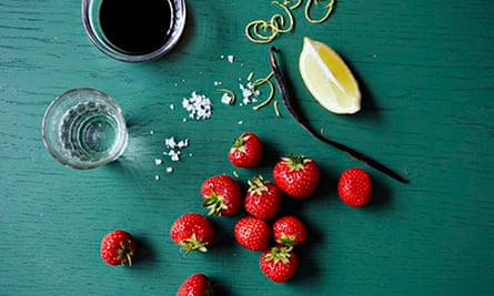 10 best Vodka and balsamic marinated strawberries