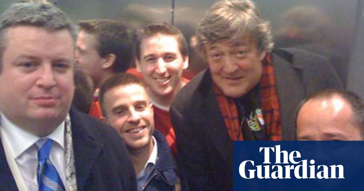 Stephen Fry Gets Stuck In A Lift With 100 000 Twitterers Stephen Fry The Guardian Stephen Fry Gets Stuck In A Lift With 100 000 Twitterers Stephen Fry The Guardian