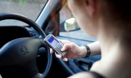 Mobile phone use while driving is a growing problem, RAC warns