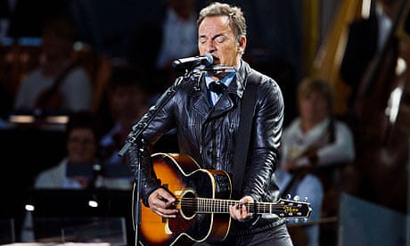 Bruce Springsteen tiết lộ ông đã tham gia trị liệu tâm lý trong 30 năm | Bruce Springsteen | The Guardian