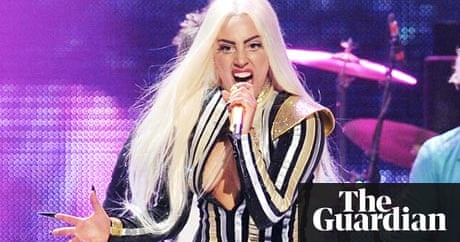 Lady gaga uses an auto tune video Lady gaga uses an auto tune video