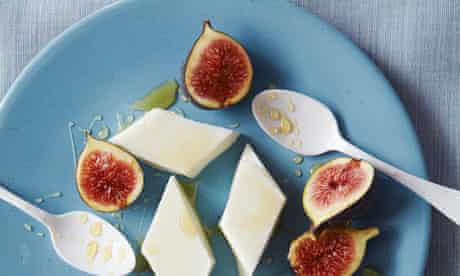 Milk jelly and figs