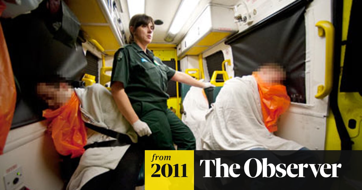 Télécharger gratuitement Images Violence Abuse Vomit A Night With The Booze Bus Medics At dernière par