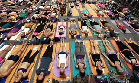  Mass Yoga Session in Times Square