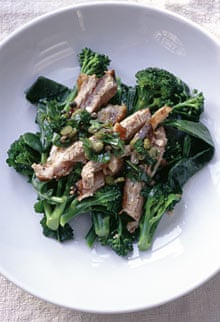 Salad of broccoli and roast pork
